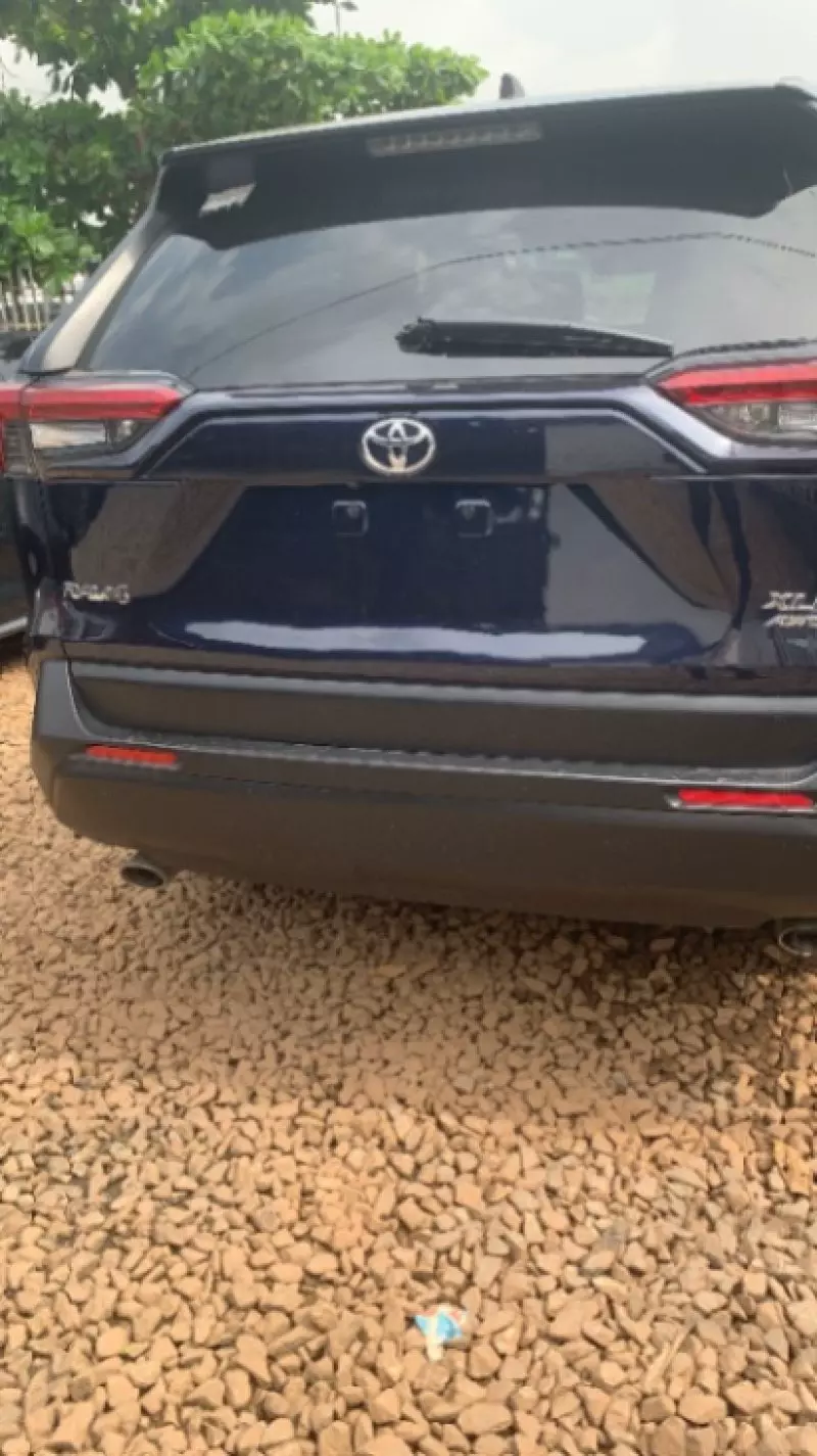 Toyota Highlander   - 2018