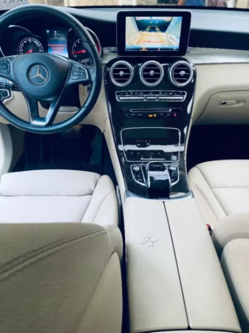 Mercedes-Benz GLC 300   - 2017
