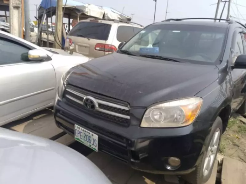 Toyota RAV 4   - 2010