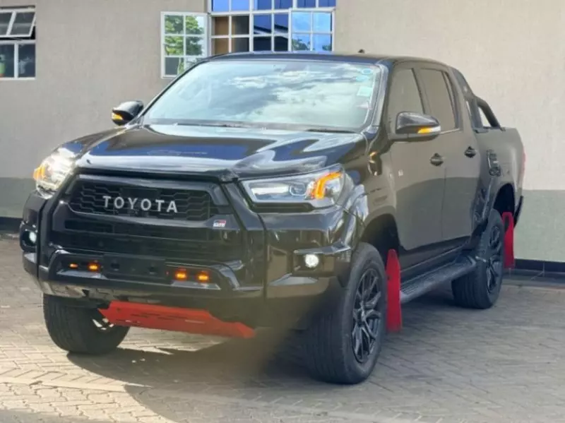 Toyota Hilux    - 2022