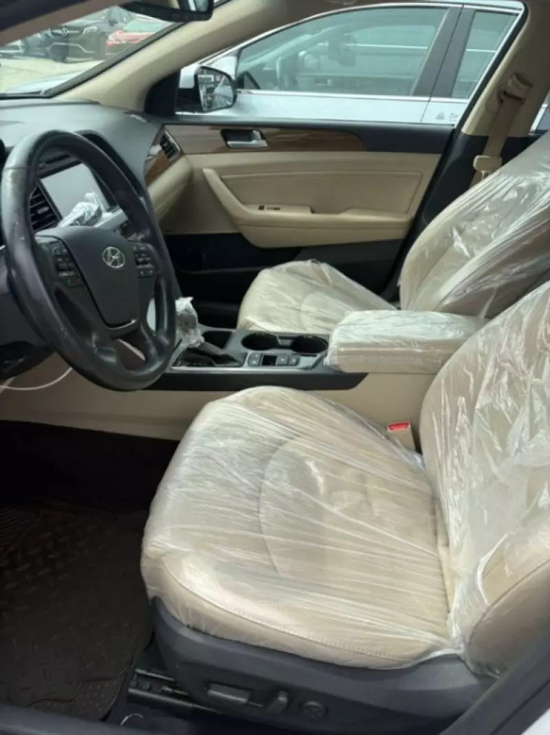 Hyundai Sonata   - 2015