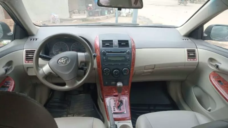 Toyota Corolla   - 2010