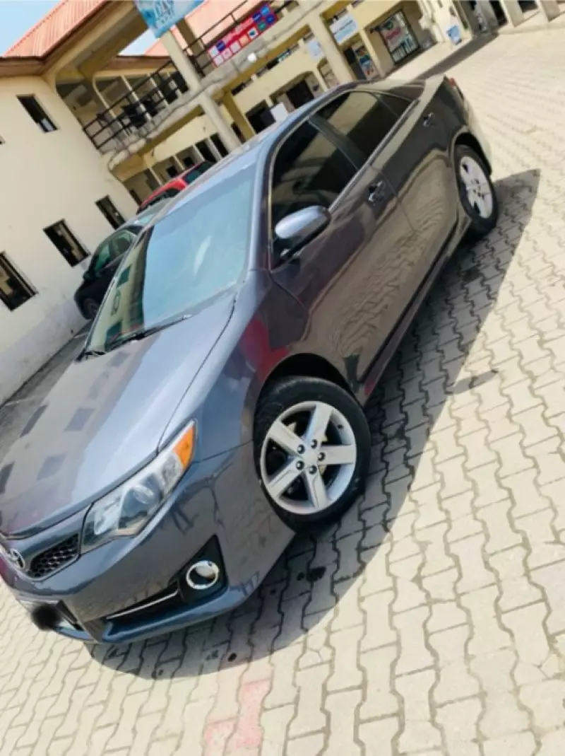 Toyota Camry   - 2013