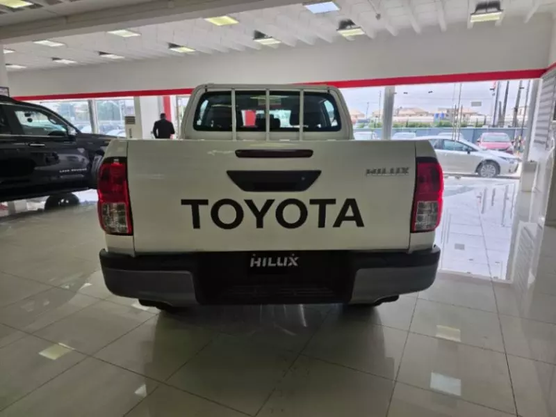 Toyota Hilux   - 2025