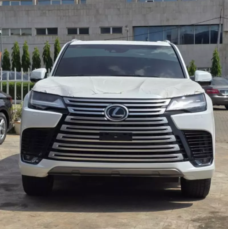 Lexus LX 600   - 2024