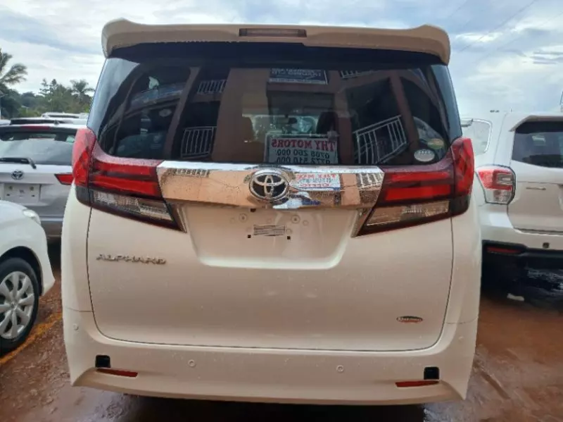 Toyota Alphard   - 2017