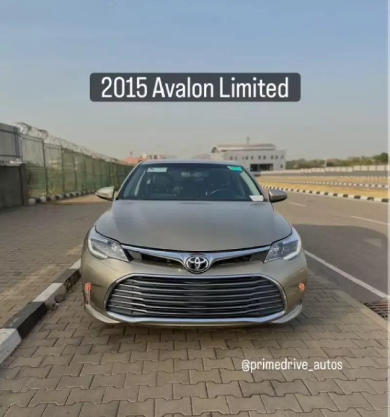 Toyota Avalon   - 2015