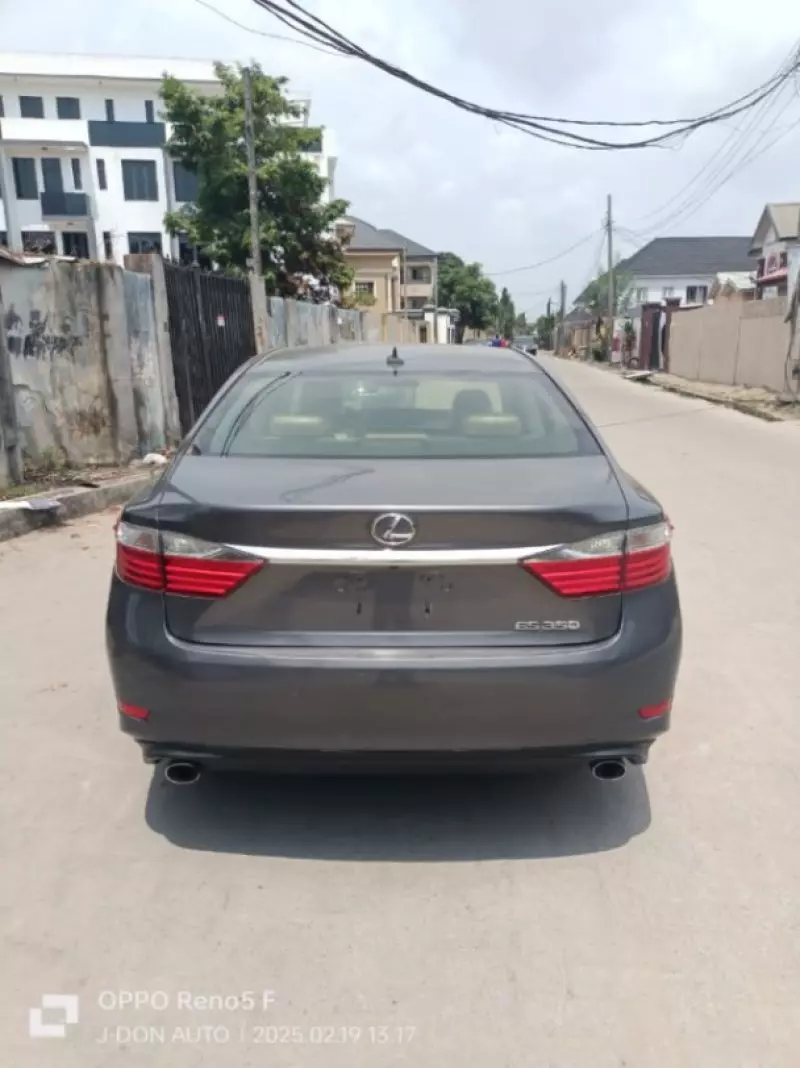 Lexus ES 350   - 2012