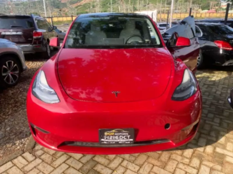 Tesla Model Y - 2021