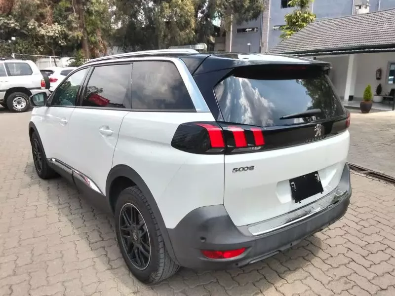 Peugeot 5008   - 2018