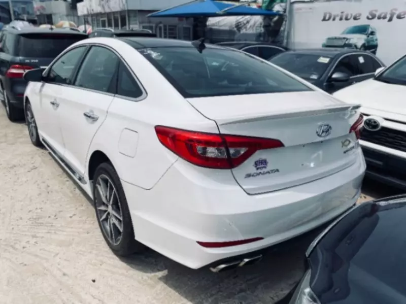 Hyundai Sonata   - 2015