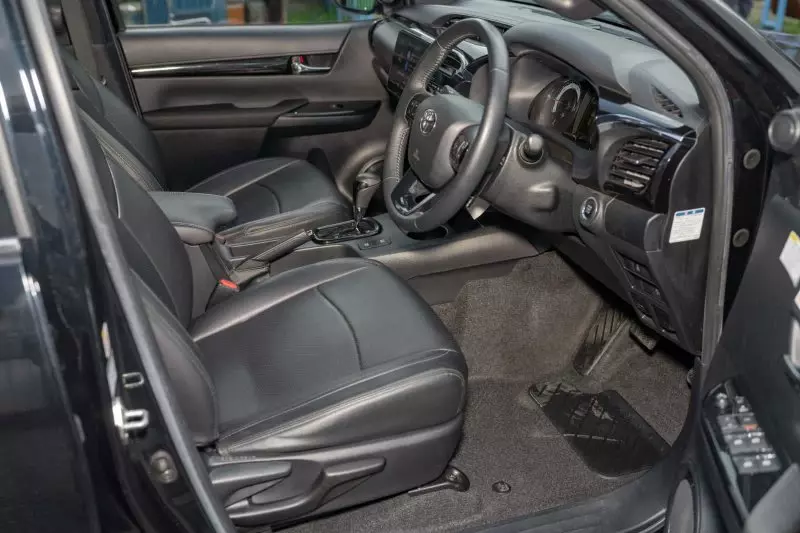 TOYOTA Hilux   - 2019