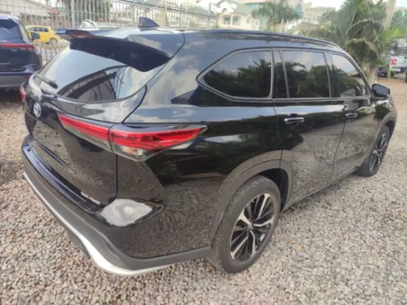 Toyota Highlander   - 2022