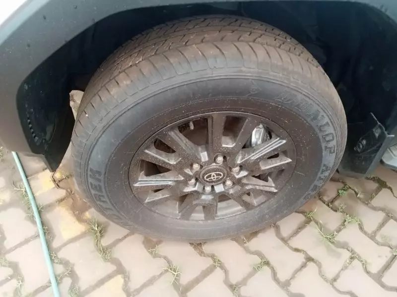 Toyota Landcruiser Prado - 2023