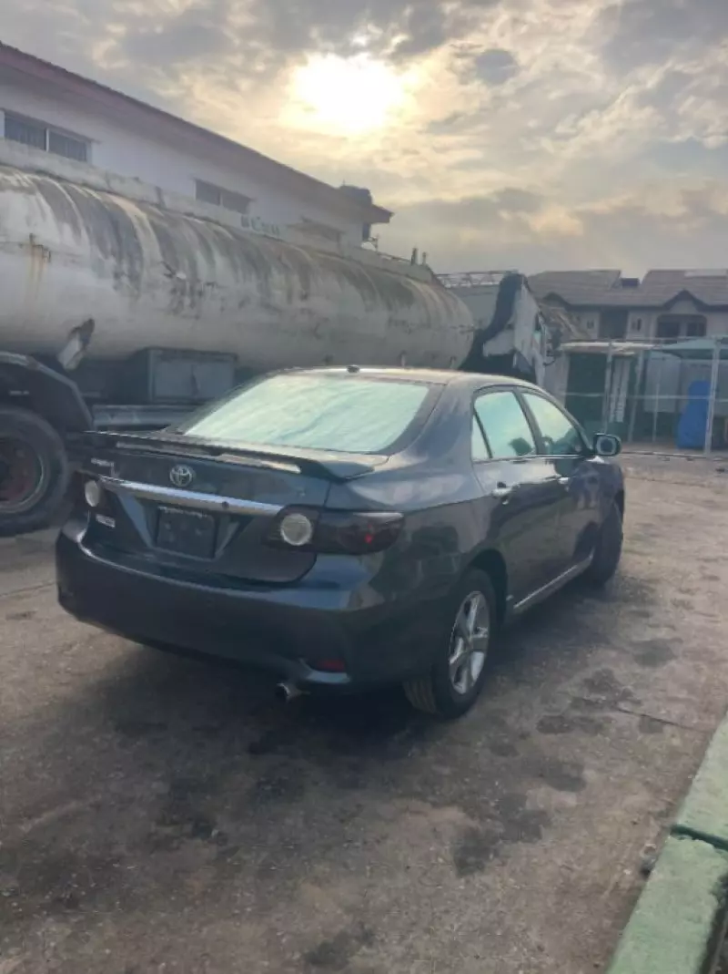 Toyota Corolla   - 2012