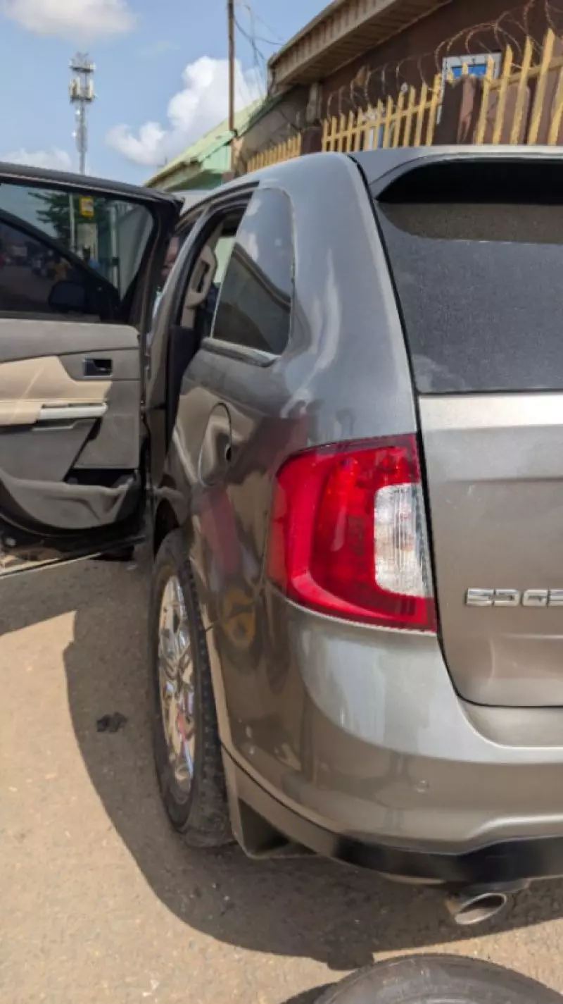Ford Edge 3.5L    - 2012