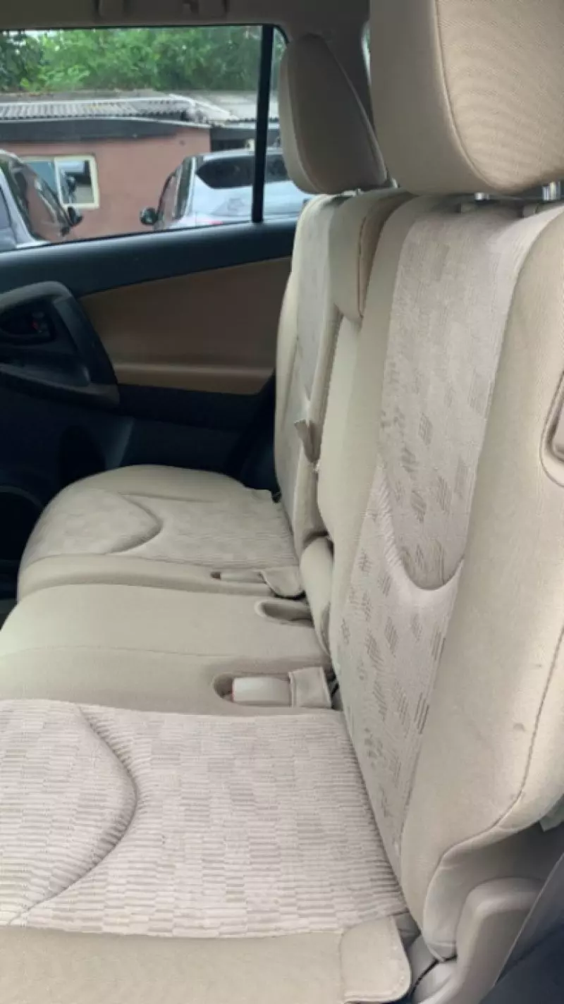 Toyota RAV 4   - 2012