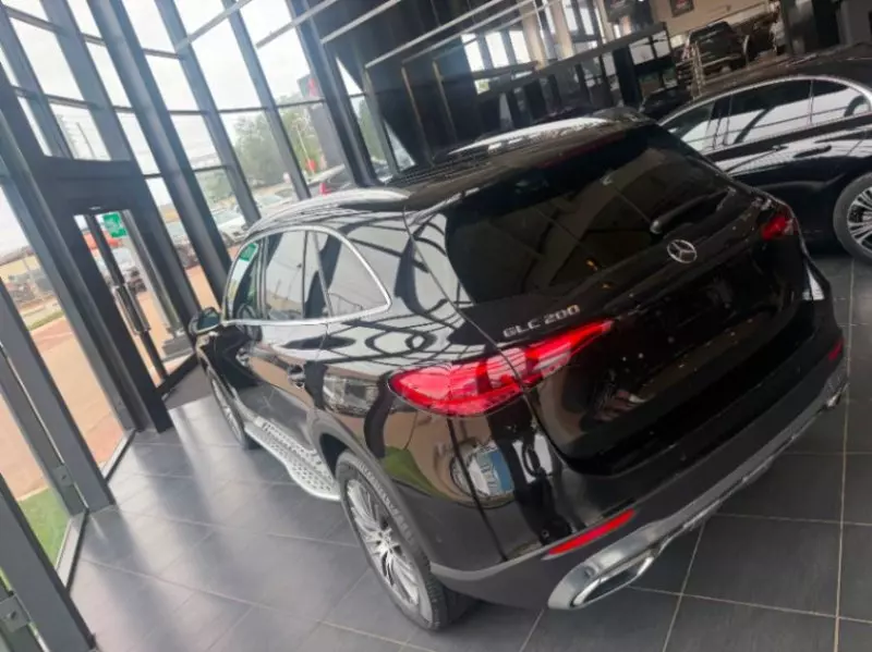 Mercedes-Benz GLC 200 - 2025
