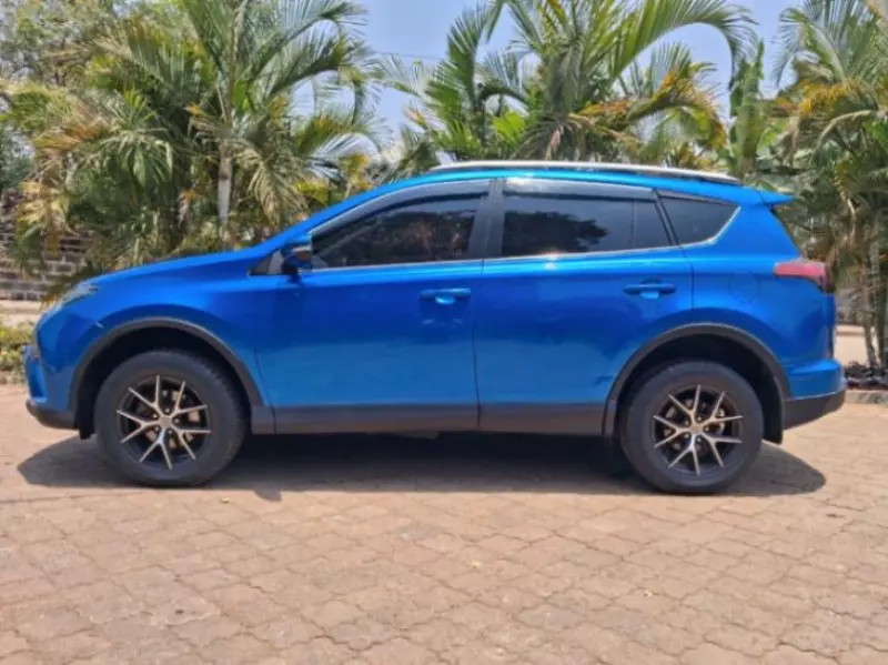 Toyota RAV 4   - 2017
