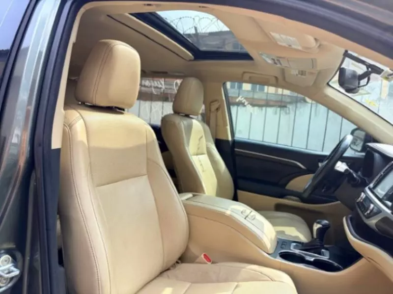 TOYOTA Highlander   - 2015