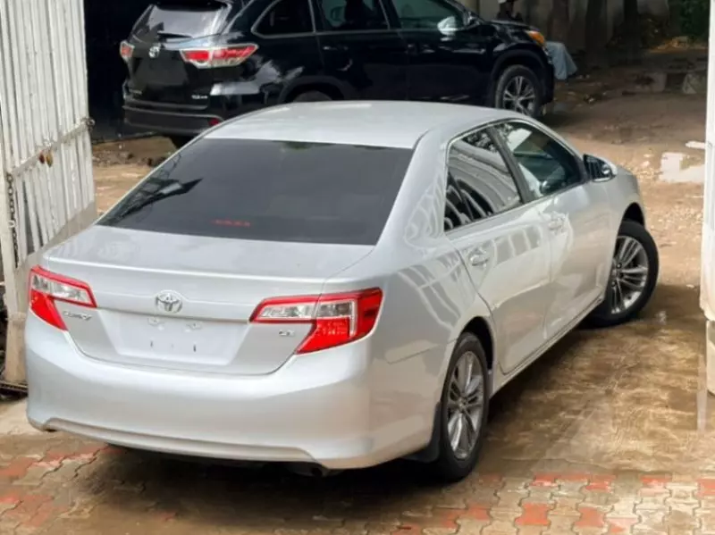 TOYOTA Camry   - 2012