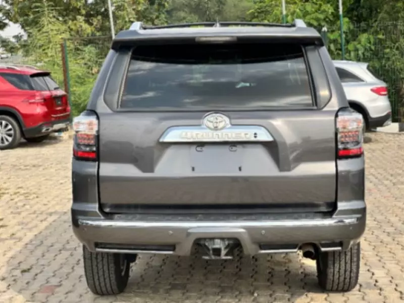 TOYOTA 4-Runner - 2016