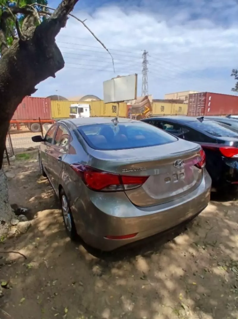 Hyundai Elantra - 2016