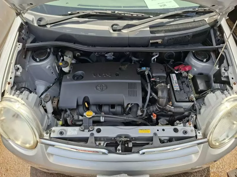 Toyota Sienta   - 2013