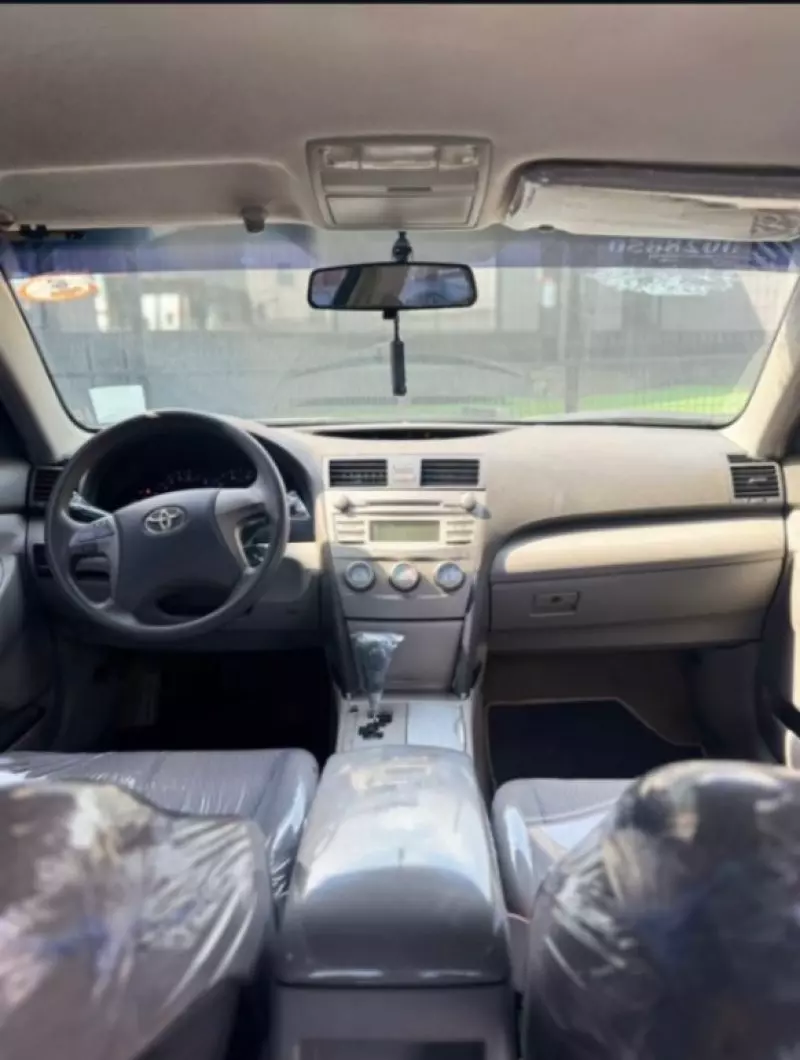 Toyota Camry   - 2011