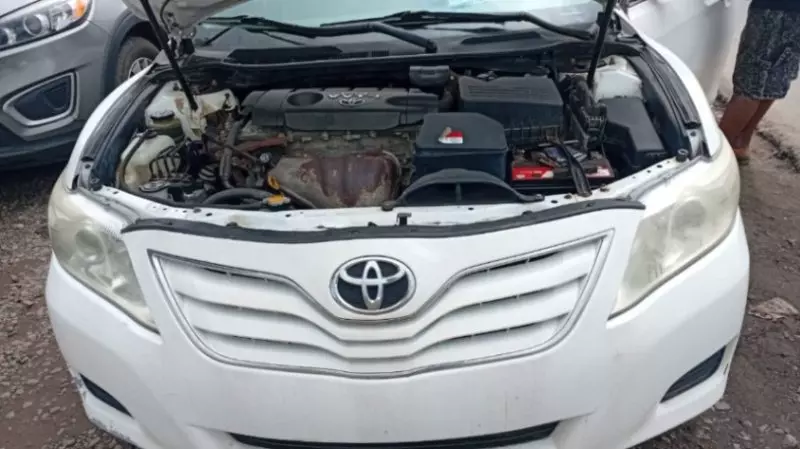 TOYOTA Camry   - 2010