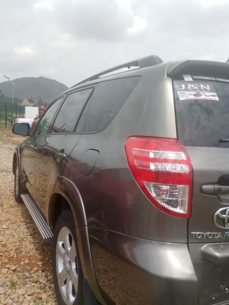 TOYOTA RAV 4   - 2010