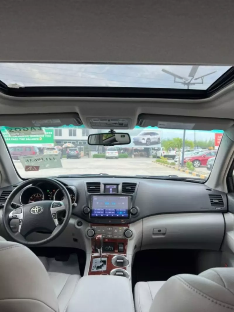 Toyota Highlander   - 2013