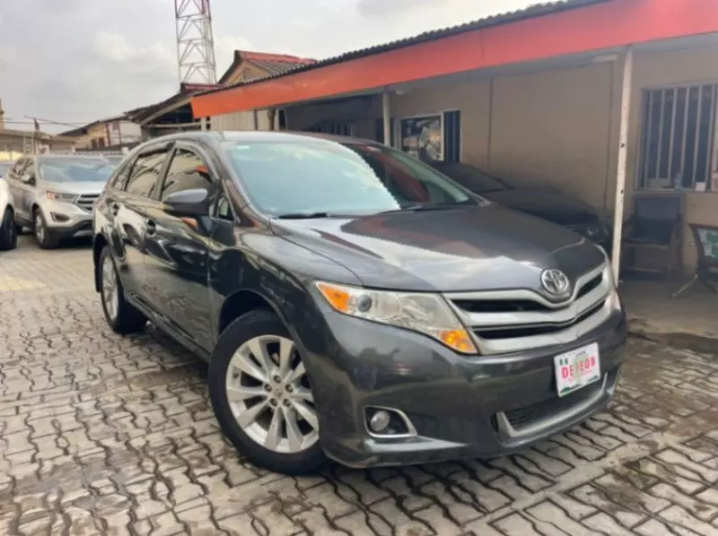 Toyota Venza   - 2013