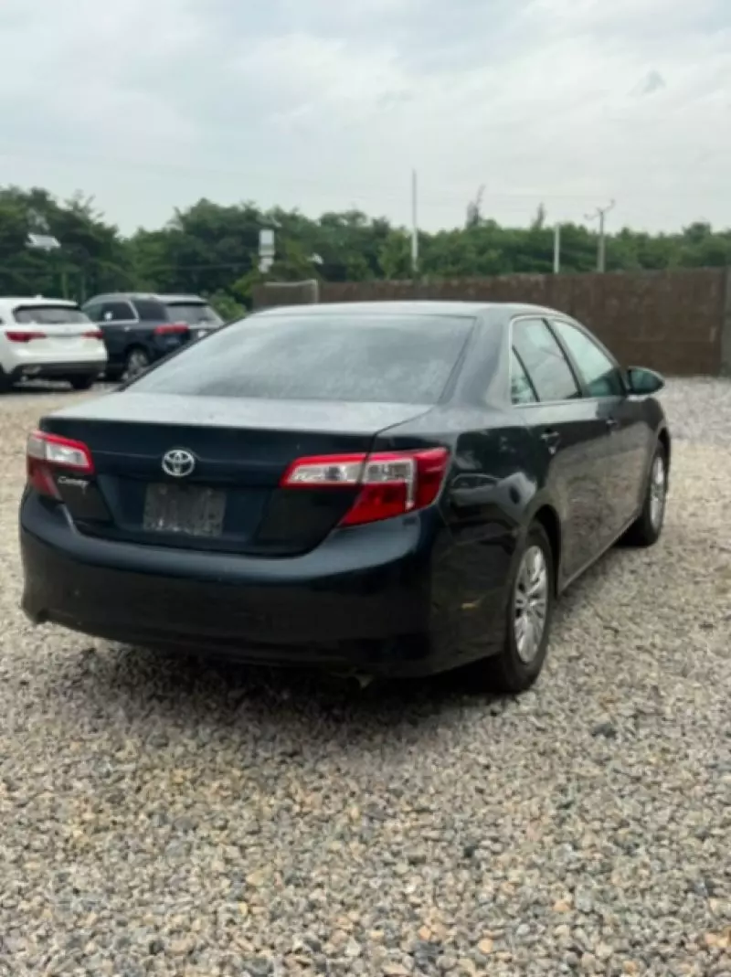 TOYOTA Camry   - 2012