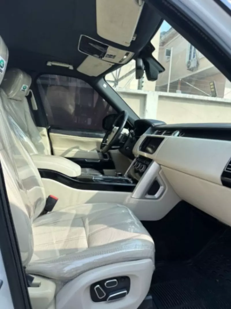 RANGE ROVER Bespoke    - 2020
