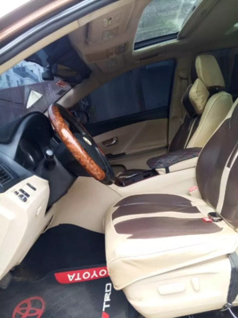 Toyota Venza   - 2012