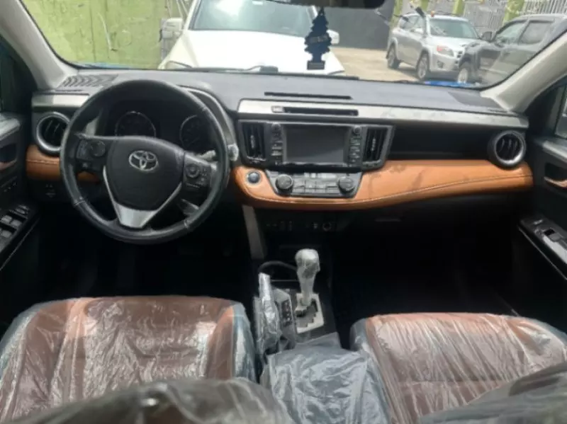 Toyota RAV4   - 2016