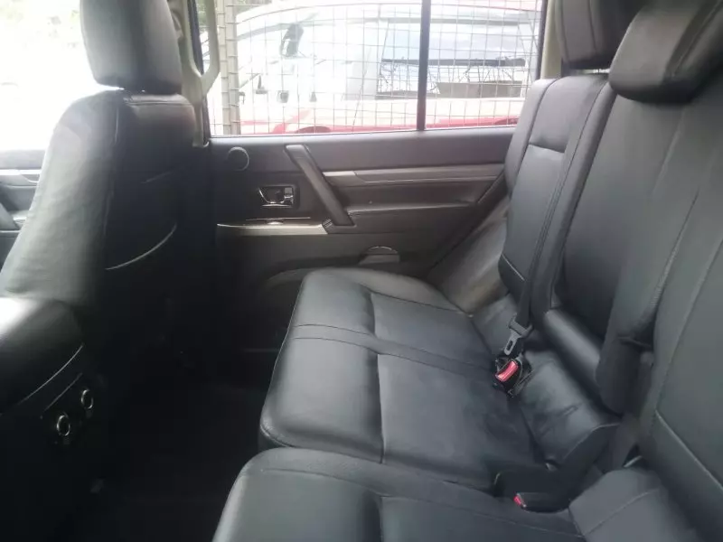 Mitsubishi Pajero   - 2011