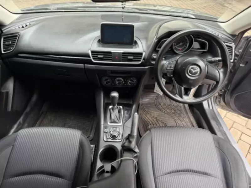 Mazda Axela    - 2015