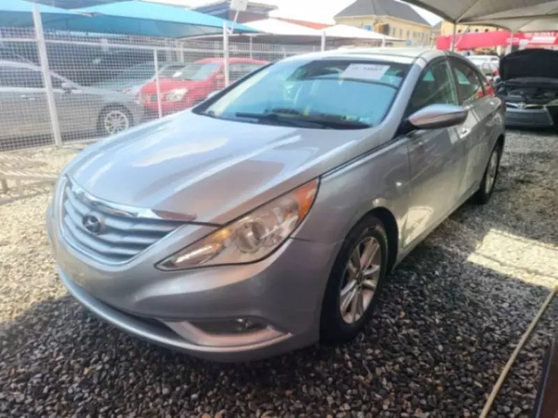 Hyundai Sonata   - 2013