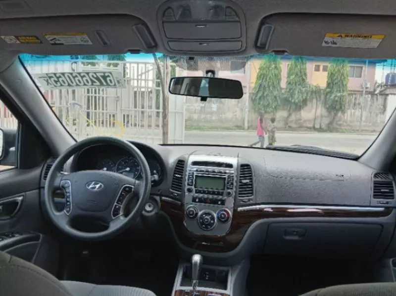 Hyundai Santa Fe   - 2011