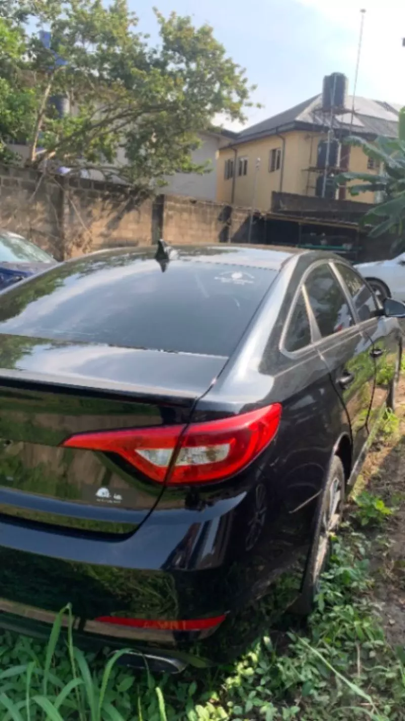 Hyundai Sonata   - 2015