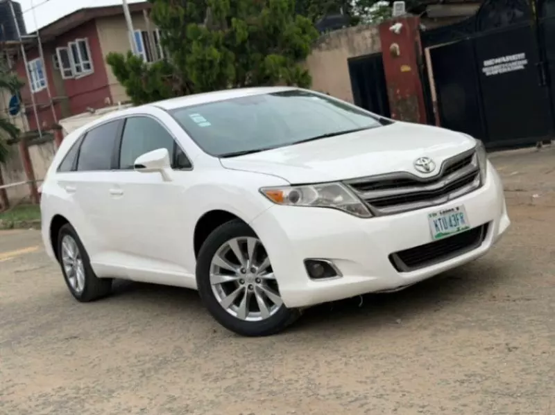 Toyota Venza   - 2013