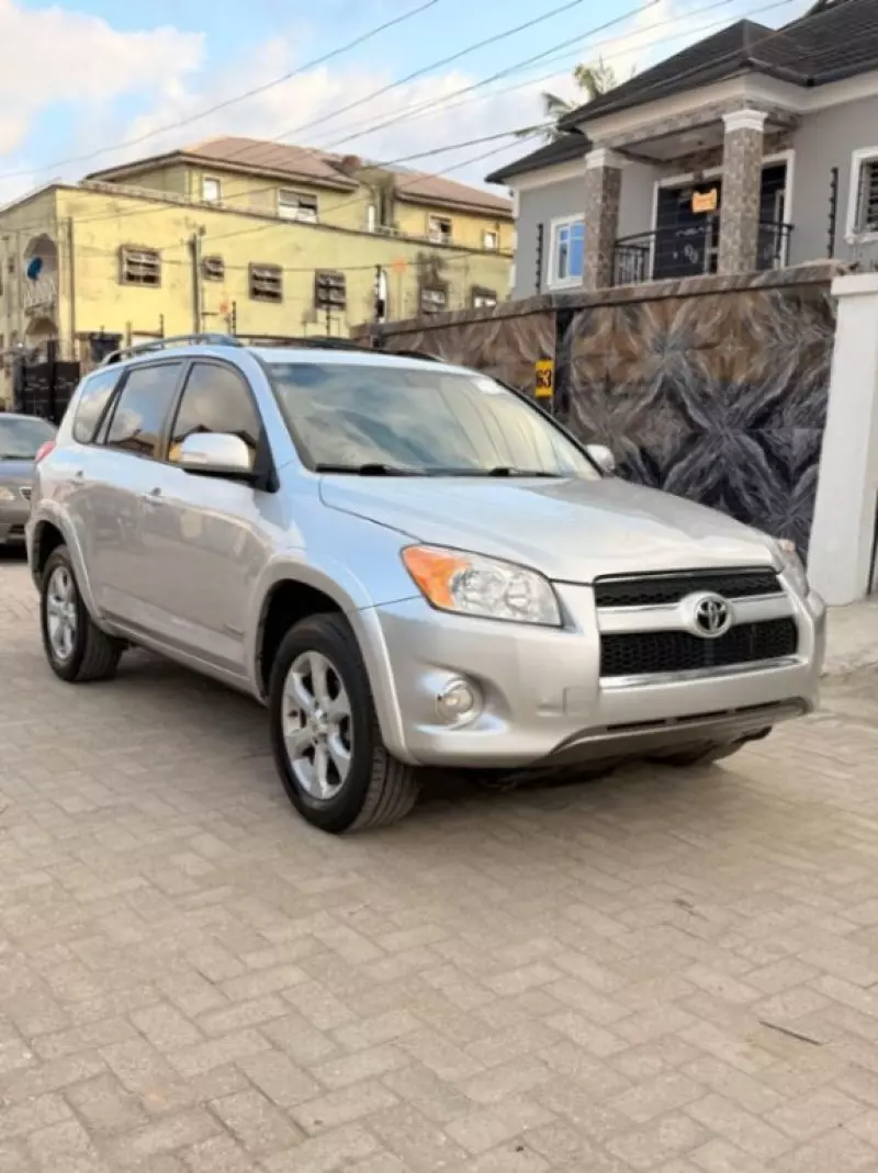 Toyota RAV 4 - 2012