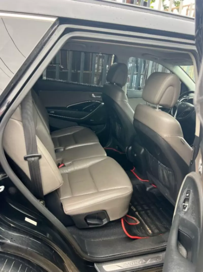 Hyundai Santa Fe   - 2014