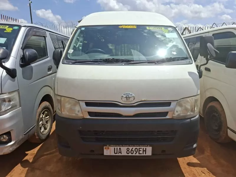 Toyota Hiace   - 2012