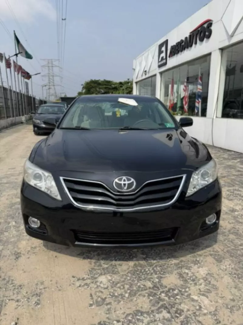 Toyota Camry - 2011
