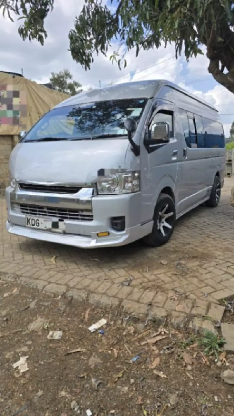 Toyota Hiace   - 2014