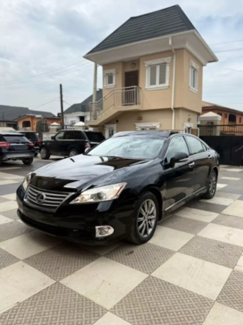 Lexus ES 350   - 2011