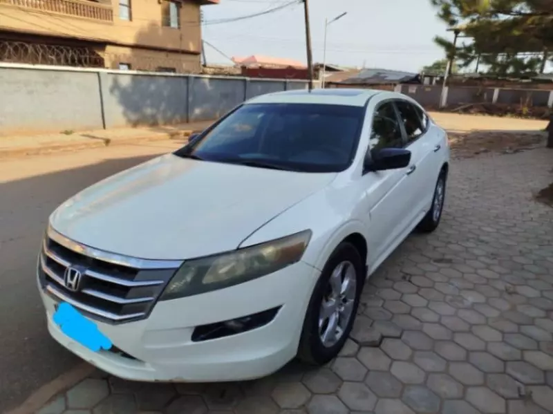 Honda Crosstour   - 2010